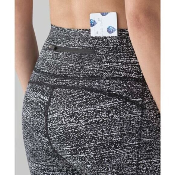 Lululemon Pace Perfect 7/8 Tight In Air Time White Black Womens Size 4 - Picture 2 of 10